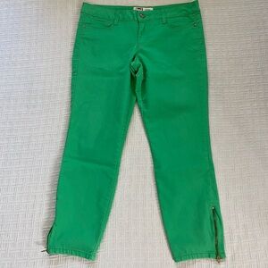 L.e.i. royal green Y2K vintage retro cropped capri zippered hem pants.
